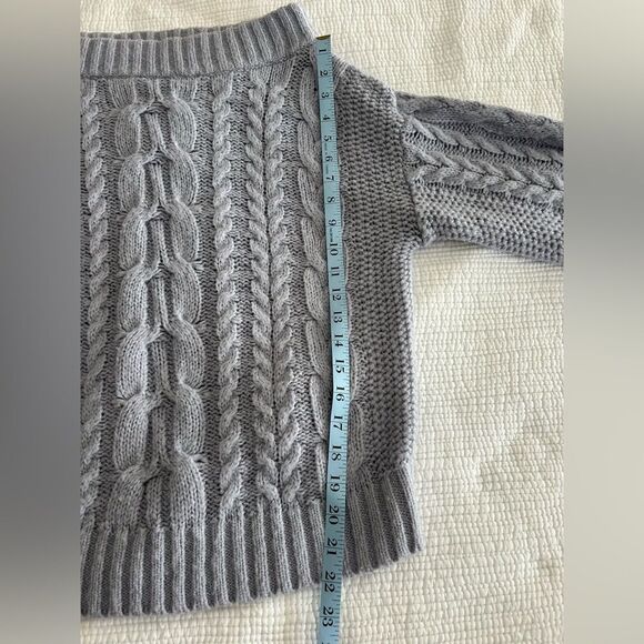 Military Hippie Women’s Lavender Cable Knit Cropped Sweater Estimated Size Large - Picture 8 of 9